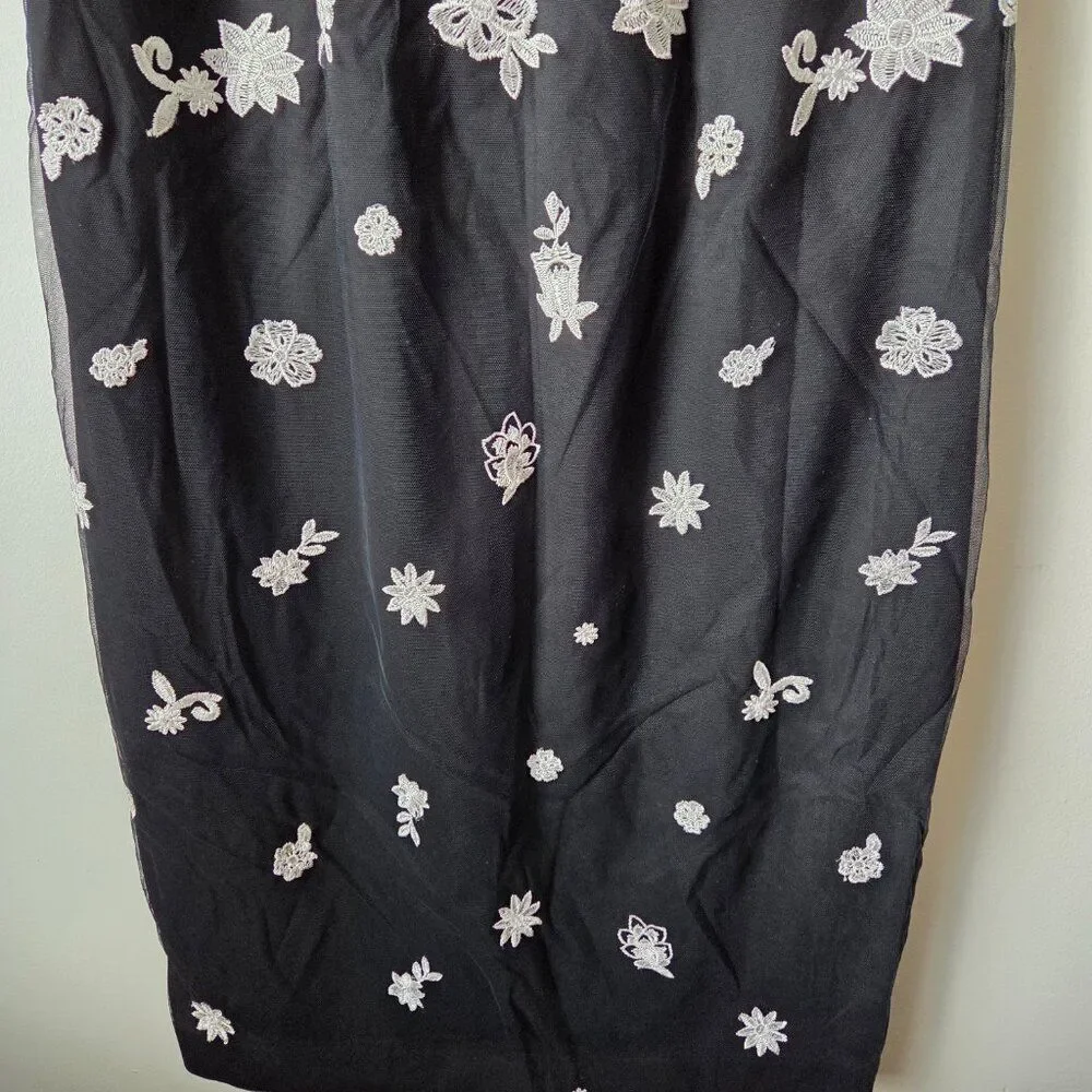 EUC BEAUTIFUL WHITE HOUSE BLACK MARKET WHITE BLACK EMBROIDERED DRESS SIZE 10 / M - Picture 6 of 16